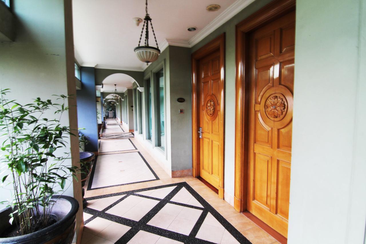 Geulis Boutique Hotel Бандунг Екстериор снимка