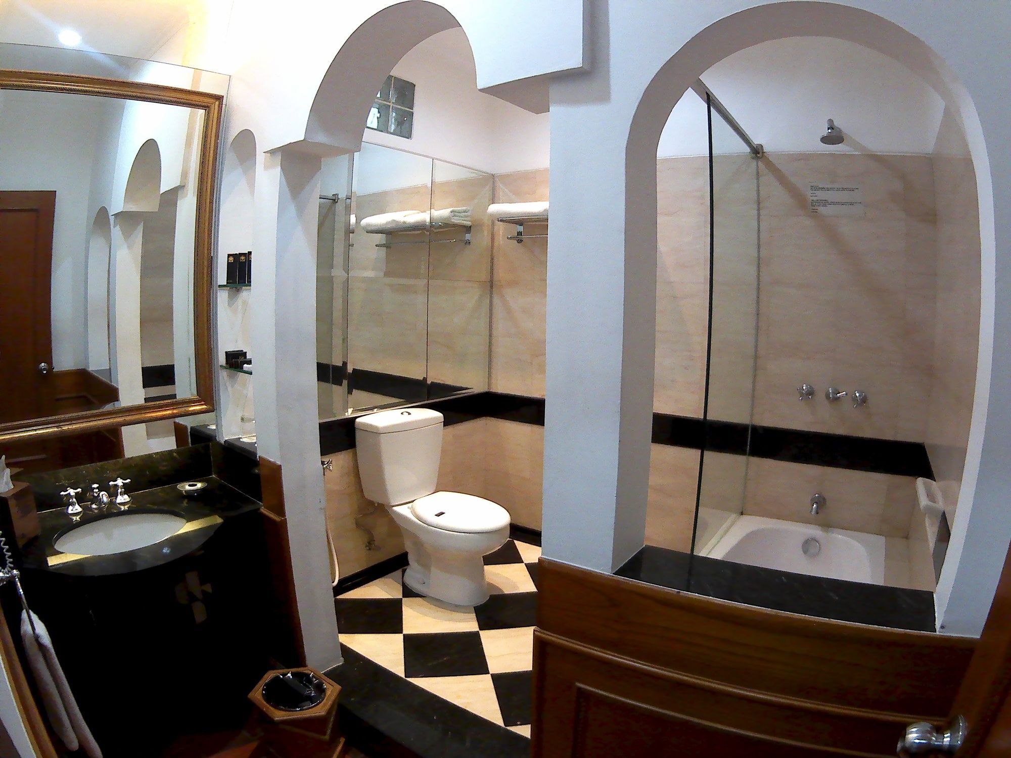 Geulis Boutique Hotel Бандунг Екстериор снимка