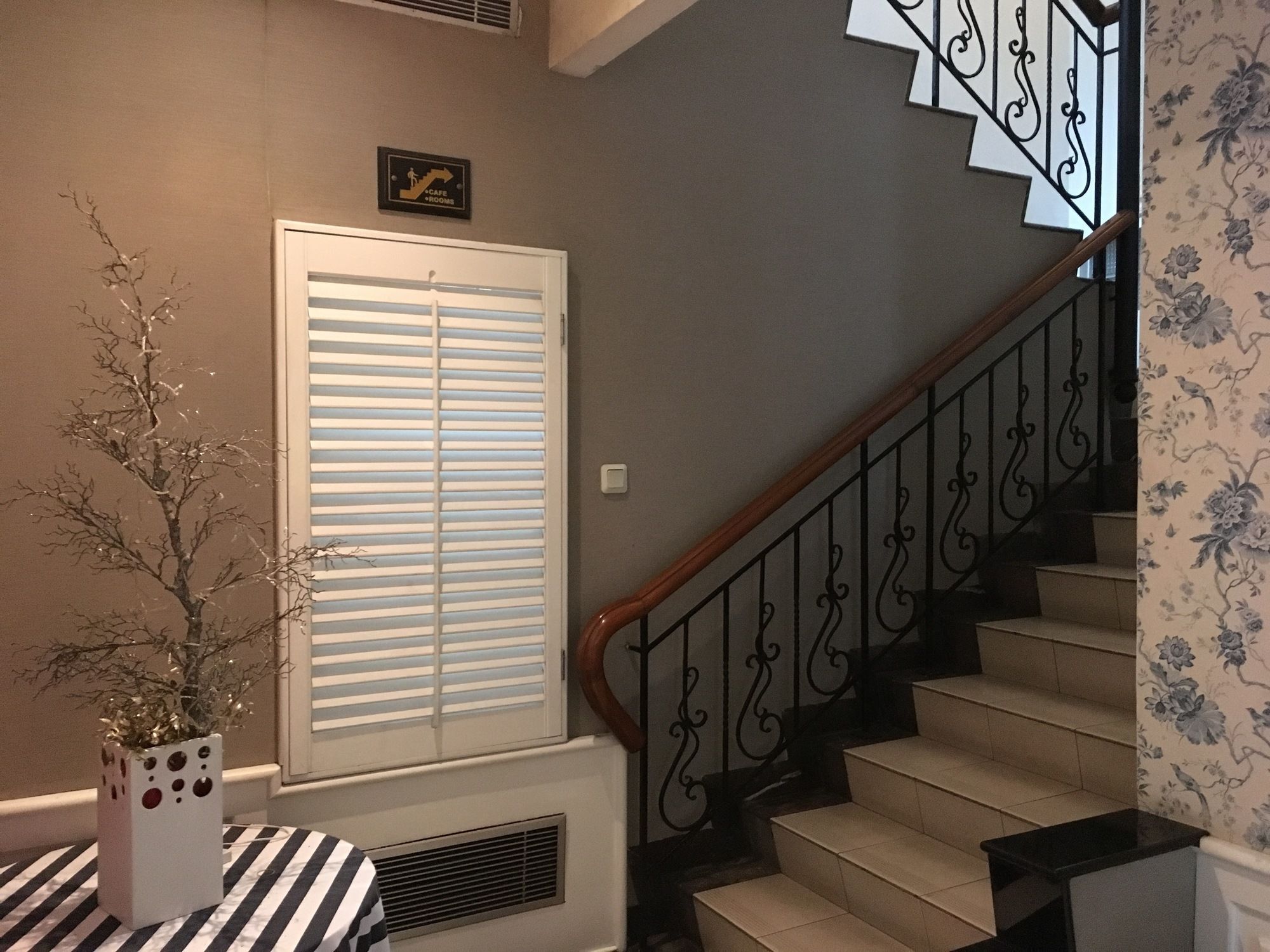 Geulis Boutique Hotel Бандунг Екстериор снимка