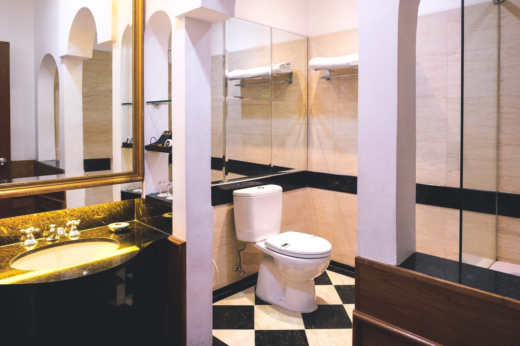 Geulis Boutique Hotel Бандунг Екстериор снимка